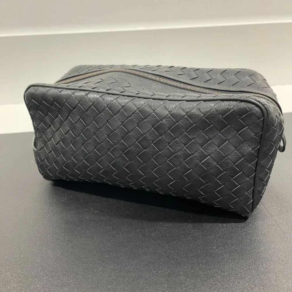 Bottega Veneta Unisex Dopp Kit/Weekend Bag Black (133130) - Picture 2 of 11